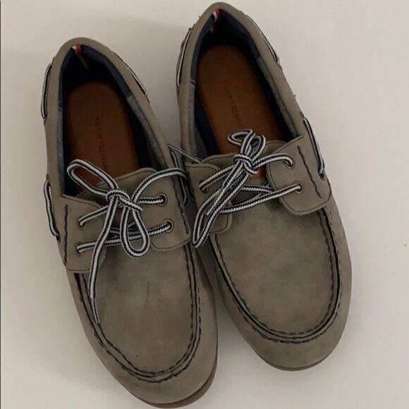 Tommy Hilfiger kids shoes EUC - Picture 2 of 5